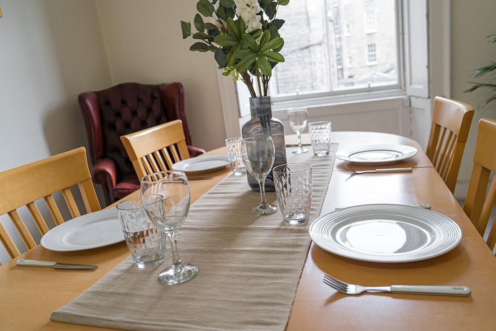 Spacious 3BR New Town Apartment