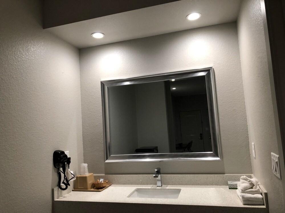 Crystal Inn Downtown