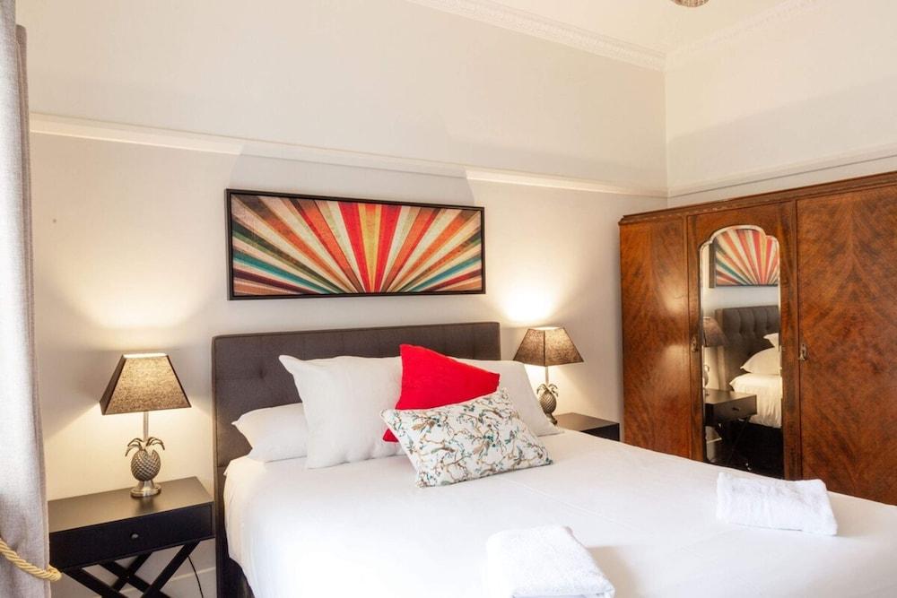 Cozy2 Bedroom Apartment in Trendy new Farm