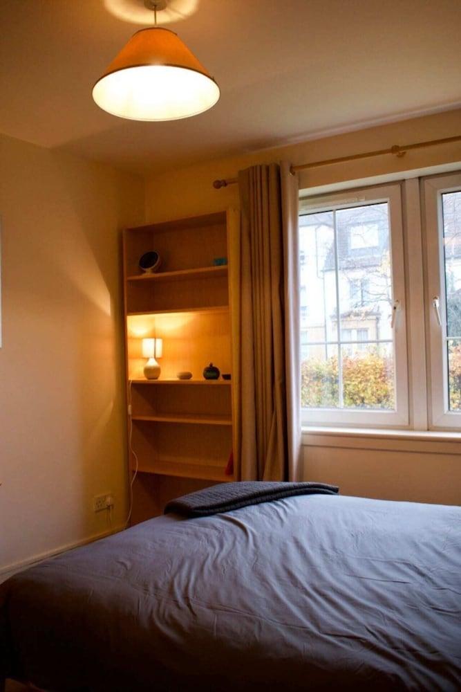 Bright Apartment Close to City Centre