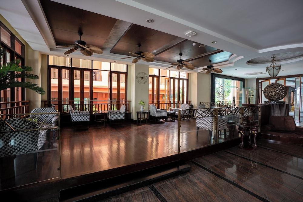 Sunday Chateau En Ville Pattaya