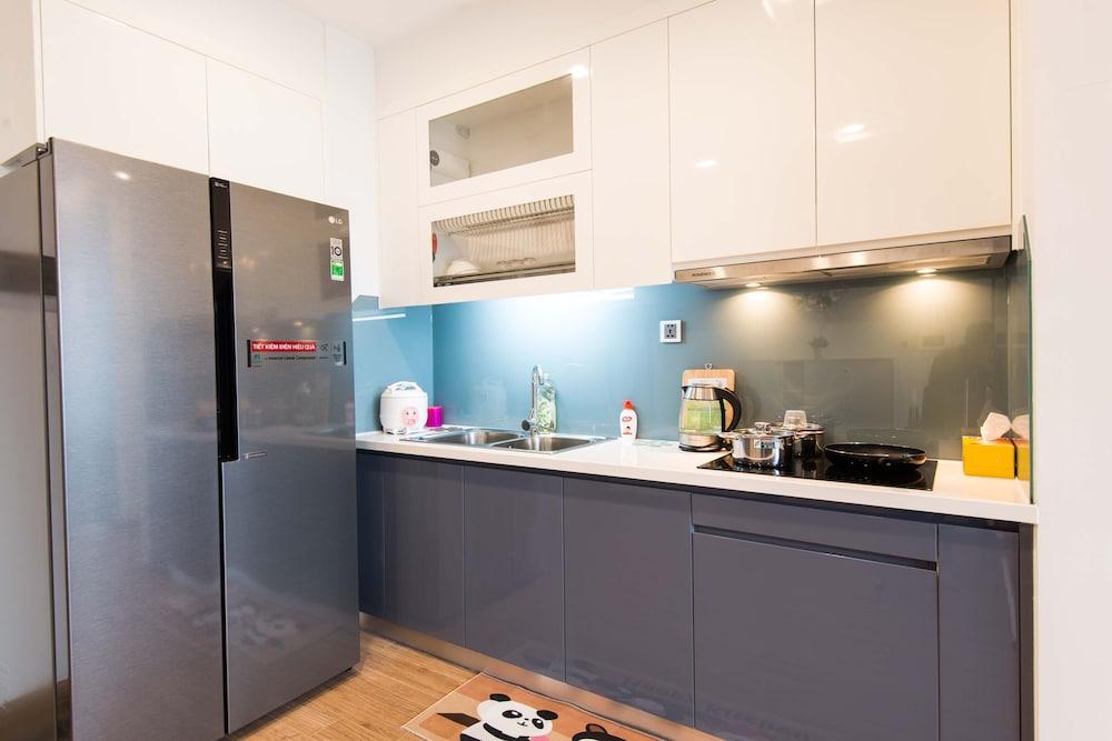 Leo House Vinhomes Metropolis Apartment