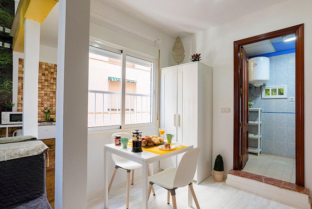 The Mirrors Studio CityCenter