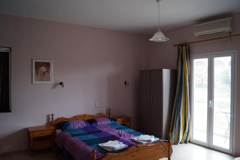 Jason Rooms & Studios