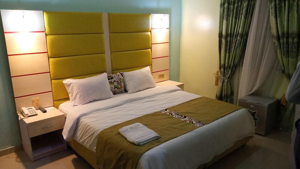 De'Bliss Gold Hotel & Suite