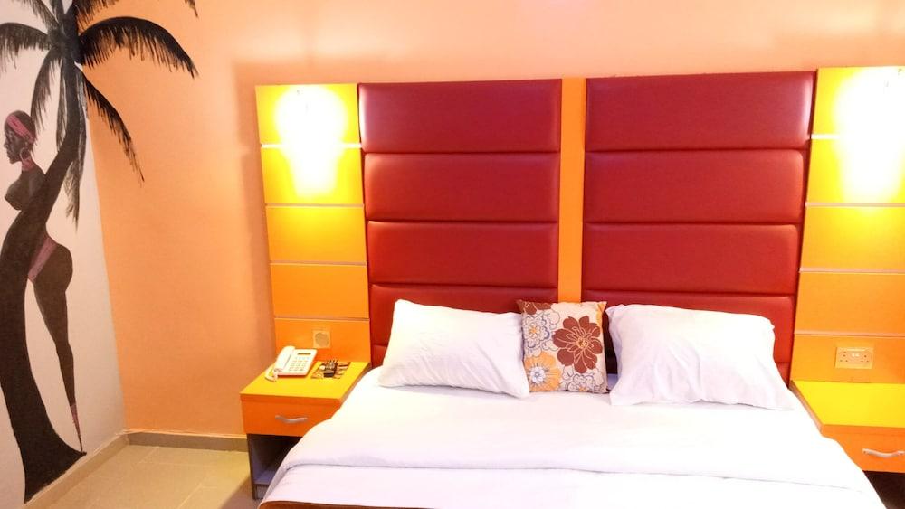 De'Bliss Gold Hotel & Suite