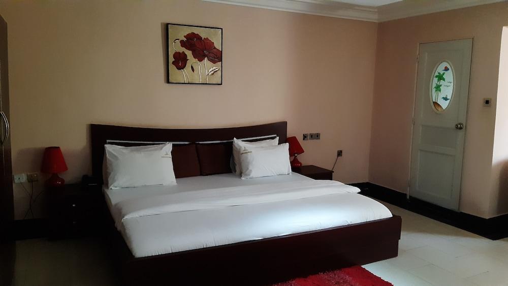 Top-Notch Suites and Apartments