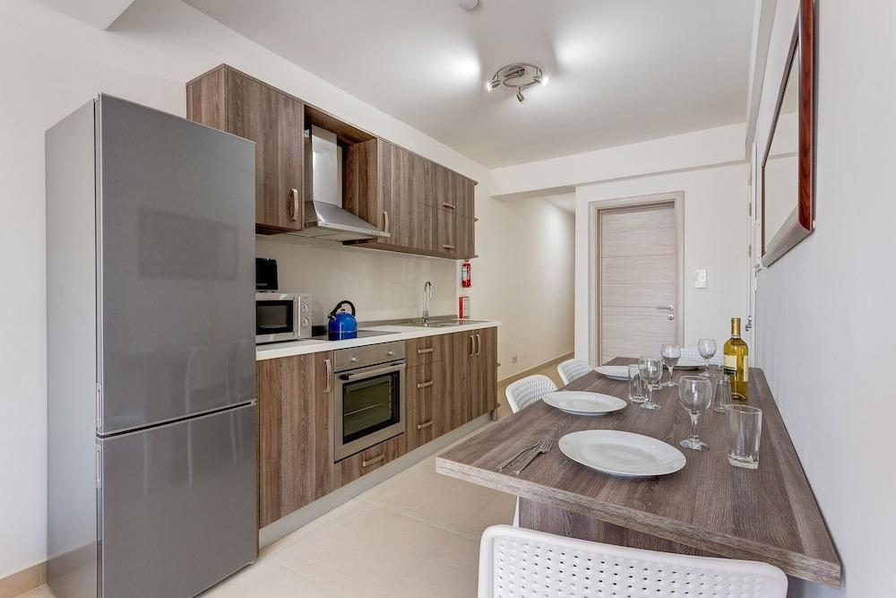 Gorgeous 1BR Apartment Close to Amenities