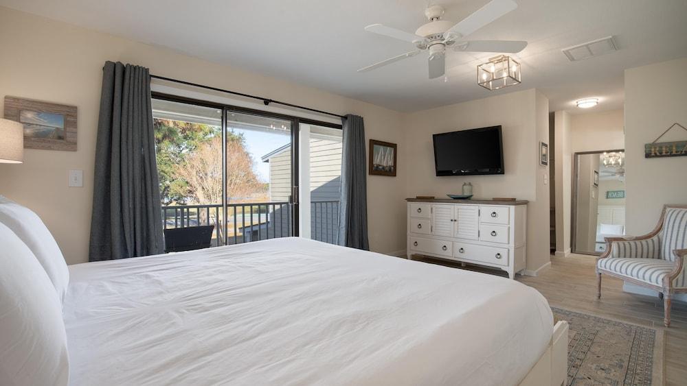 Bayou Village 618g S