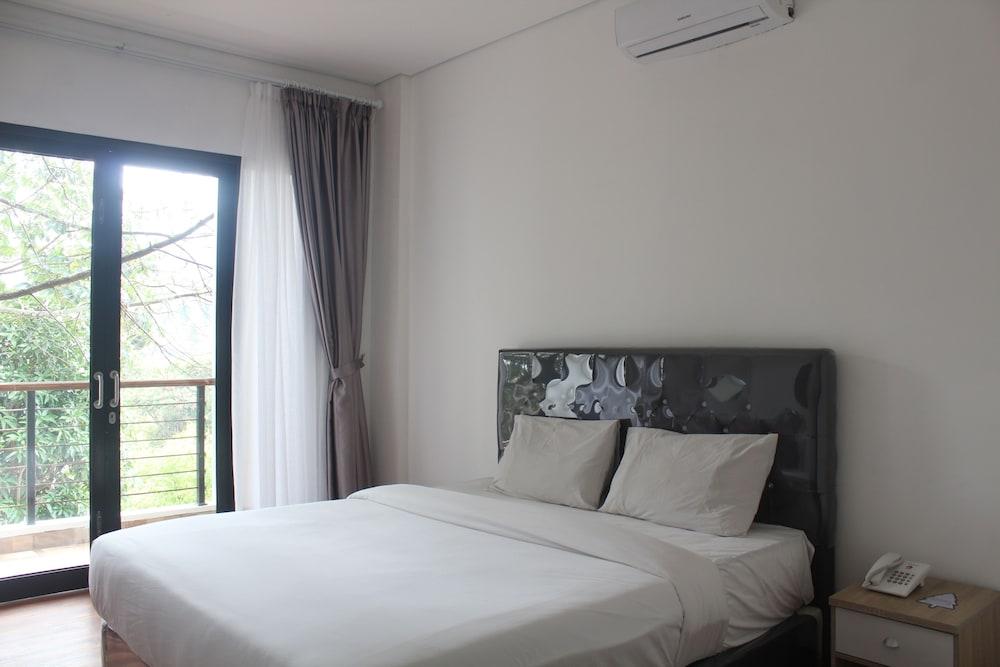 Are You And I Bed & Breakfast