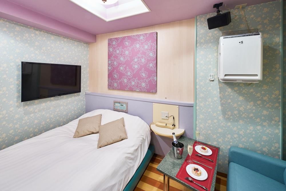 Hotel AQUA Blue Yokosuka - Adults Only