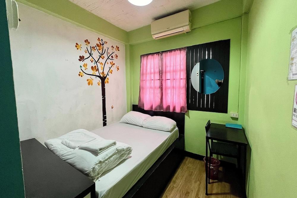 Baan Lanna At Phrasingh