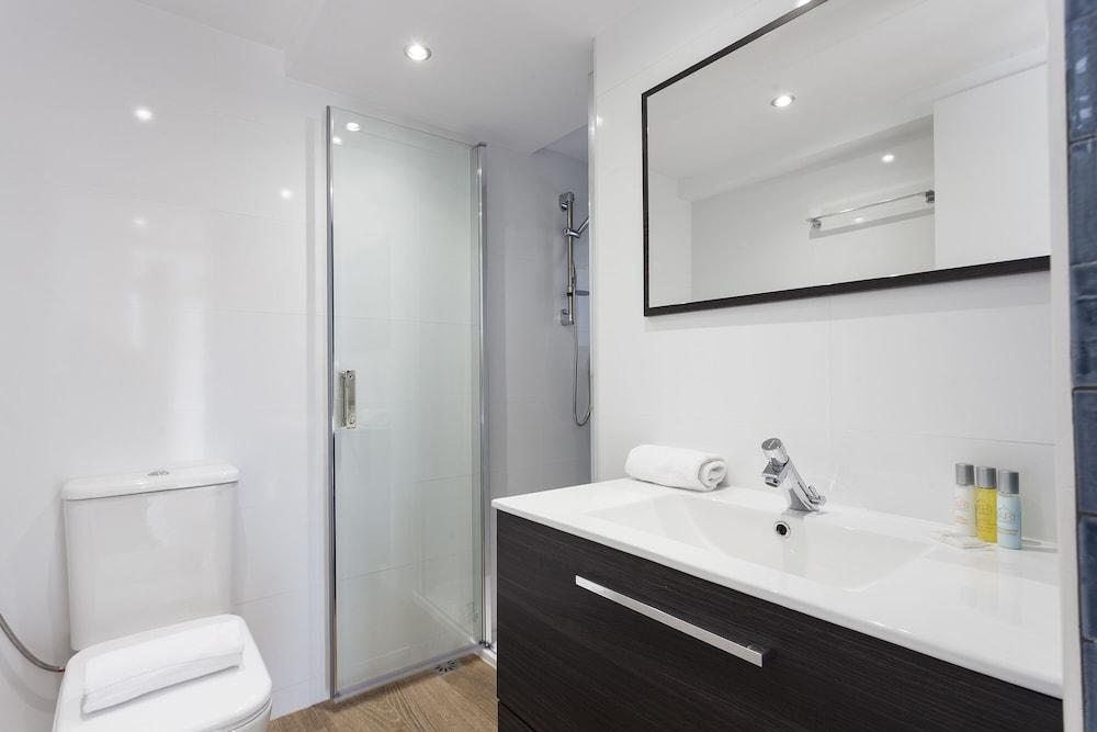 AB Paral·lel Apartments