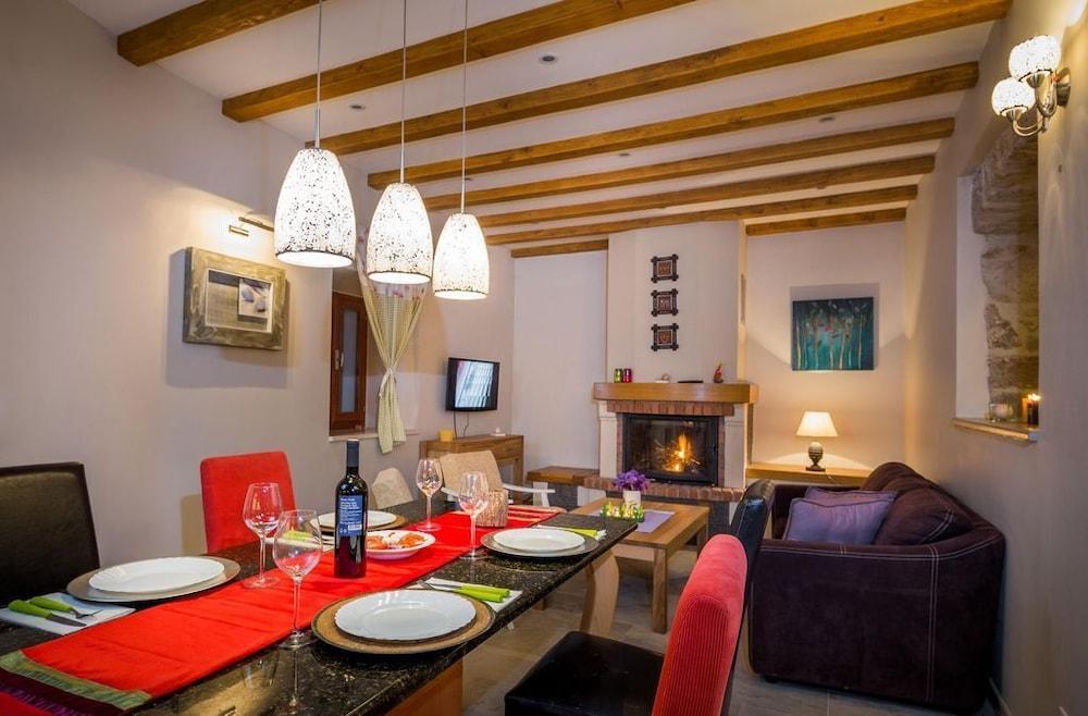 Holiday Home Secret Garden