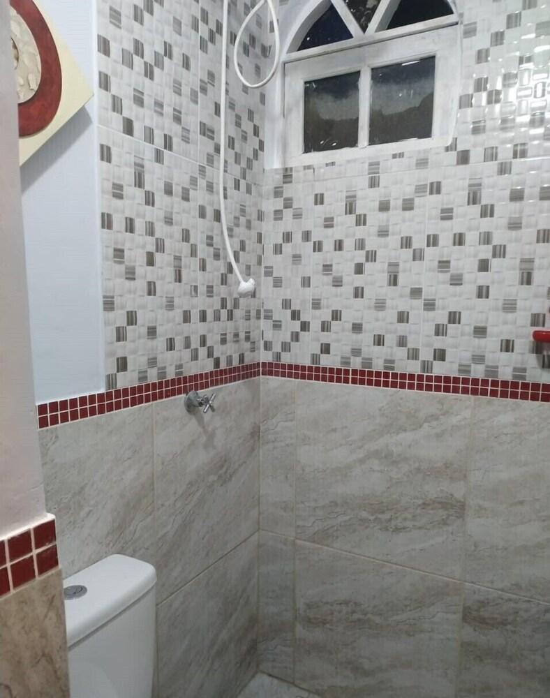 Macondo Hostel Itamambuca