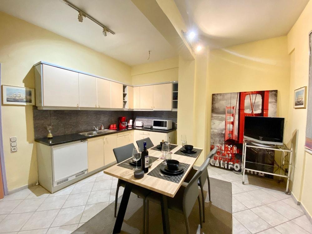 Chic Elegant New Apartment - Kolonaki