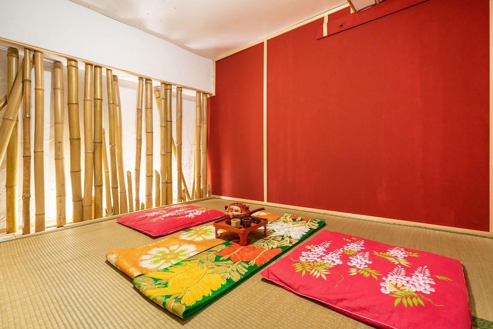 Villa Traditional Designer House Oyama