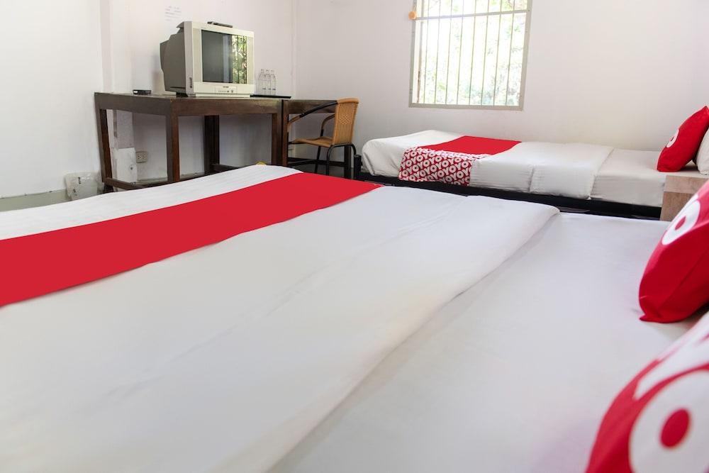 OYO 554 Old Town Boutique Hostel