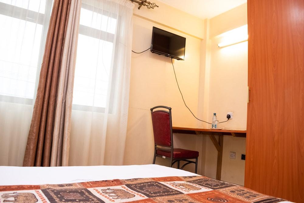 Ngara Riverside Hotel