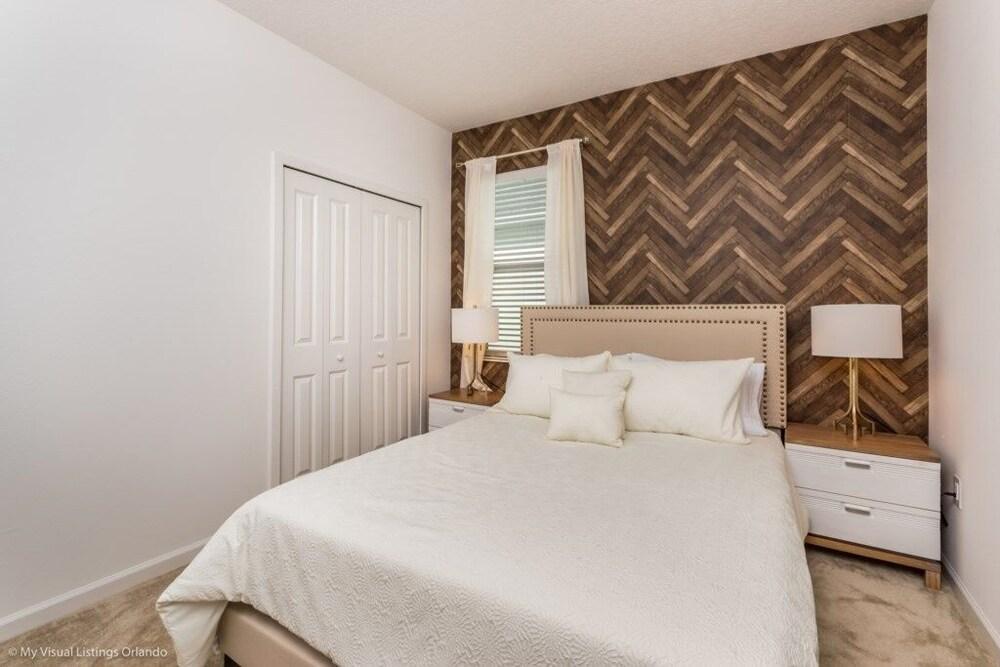 2616ca 8 Bedroom Villa by Redawning