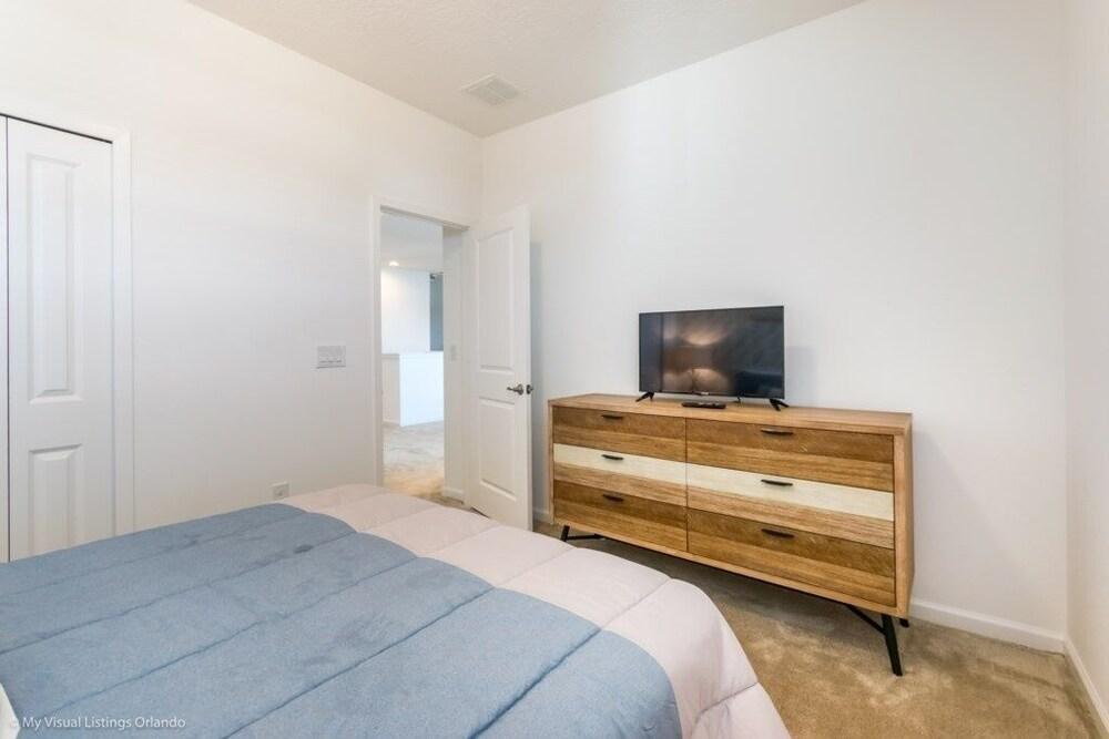 2616ca 8 Bedroom Villa by Redawning