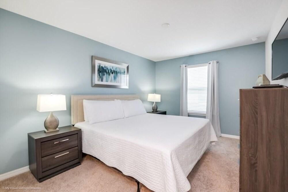 1618cpc 5 Bedroom Townhouse