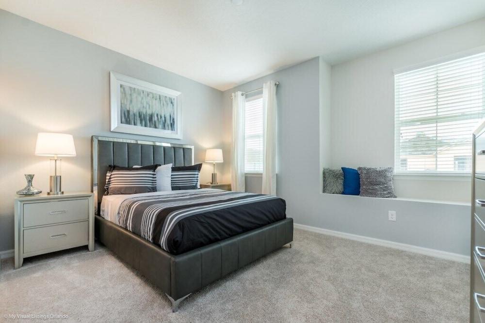 1791spp 5 Bedroom Townhouse by RedAwning