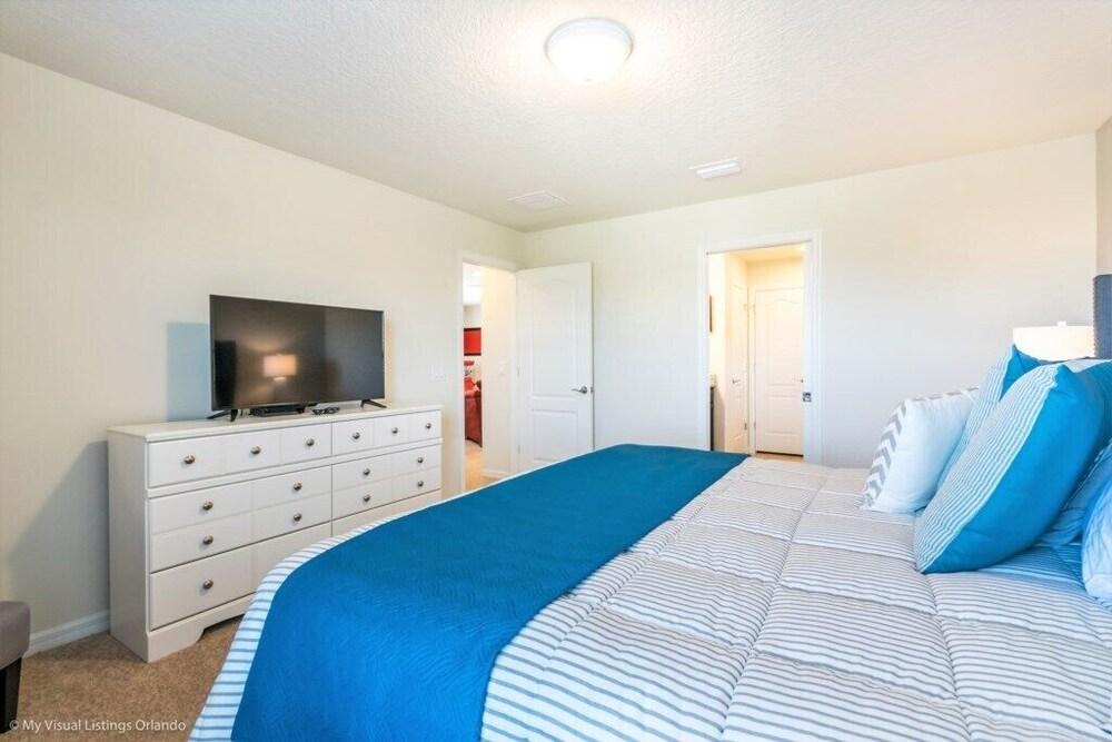 1860gobi 5 Bedroom Villa by Redawning