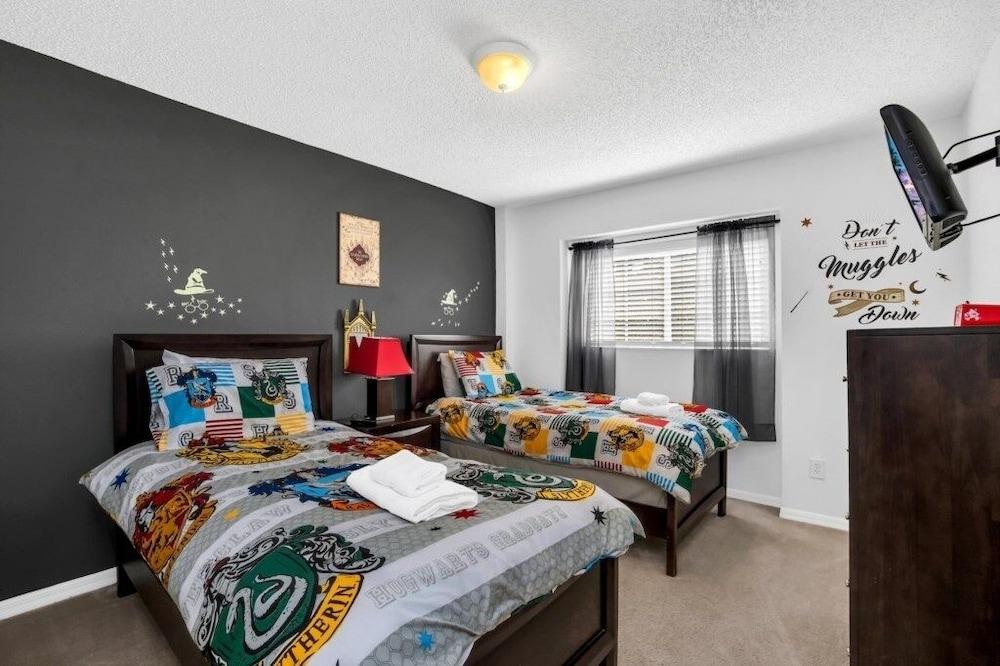 2710fkd 5 Bedroom Villa by RedAwning