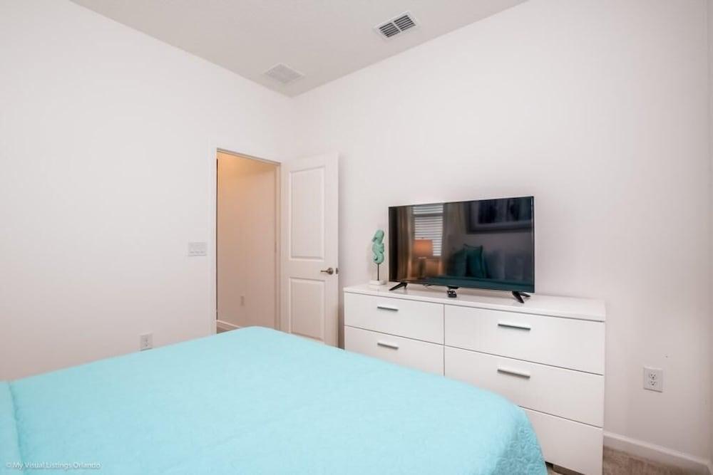 2619ca 10 Bedroom Villa by Redawning