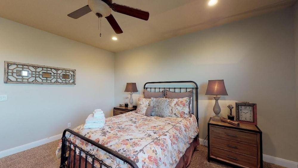 Almost Heaven 4 Bedroom Apts by RedAwning