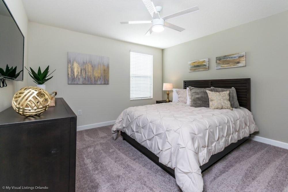 8946tw 8 Bedroom Villa by RedAwning