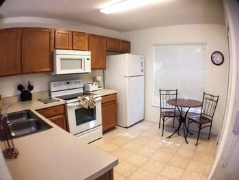 Private Pool ! 3 Bedroom Home by Redawning