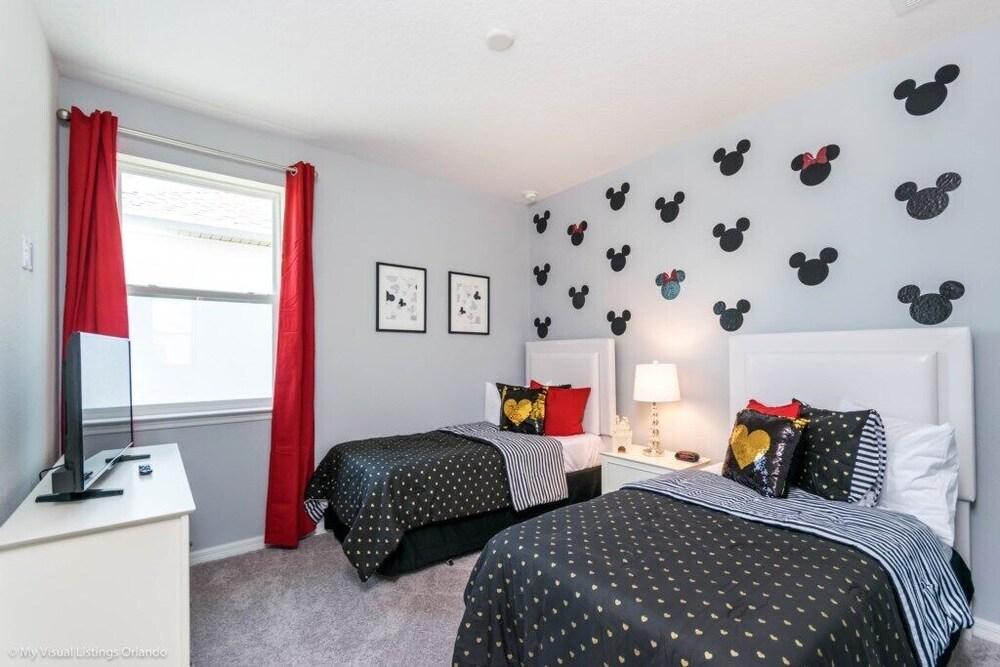 1815sp 7 Bedroom Villa by Redawning