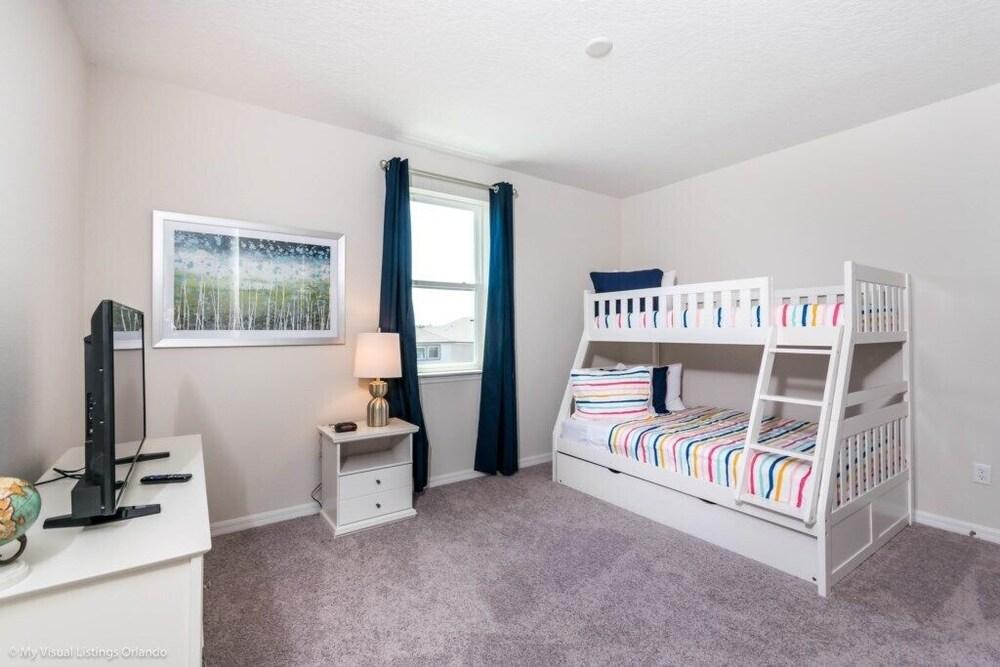 1815sp 7 Bedroom Villa by Redawning