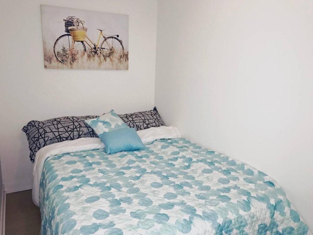 Luxury Open-concept & Lake View