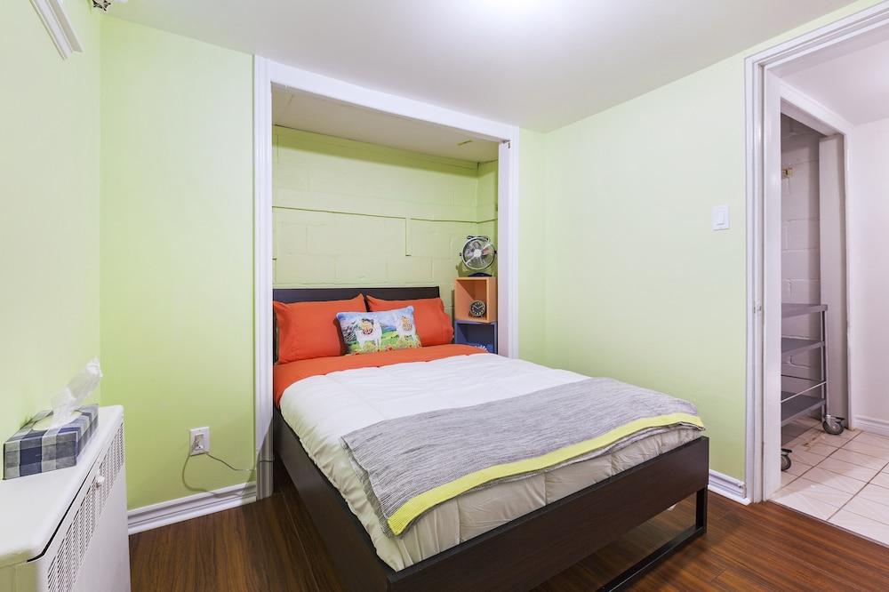 Colourful 2-bedroom Apartment