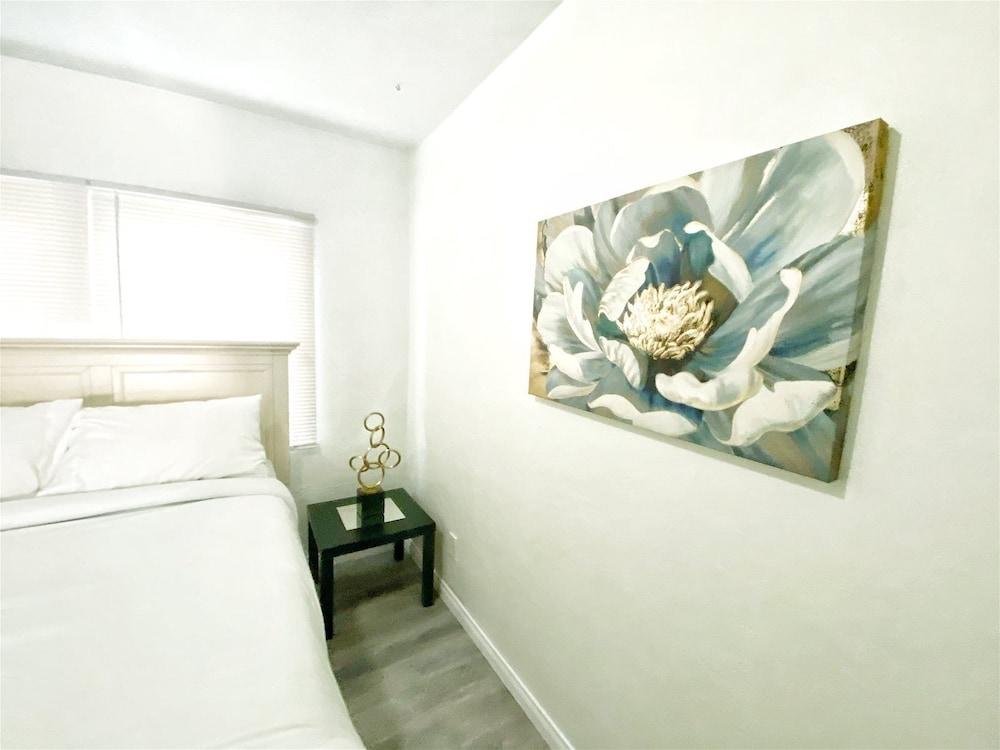 Orange Tree Cottages Downtown