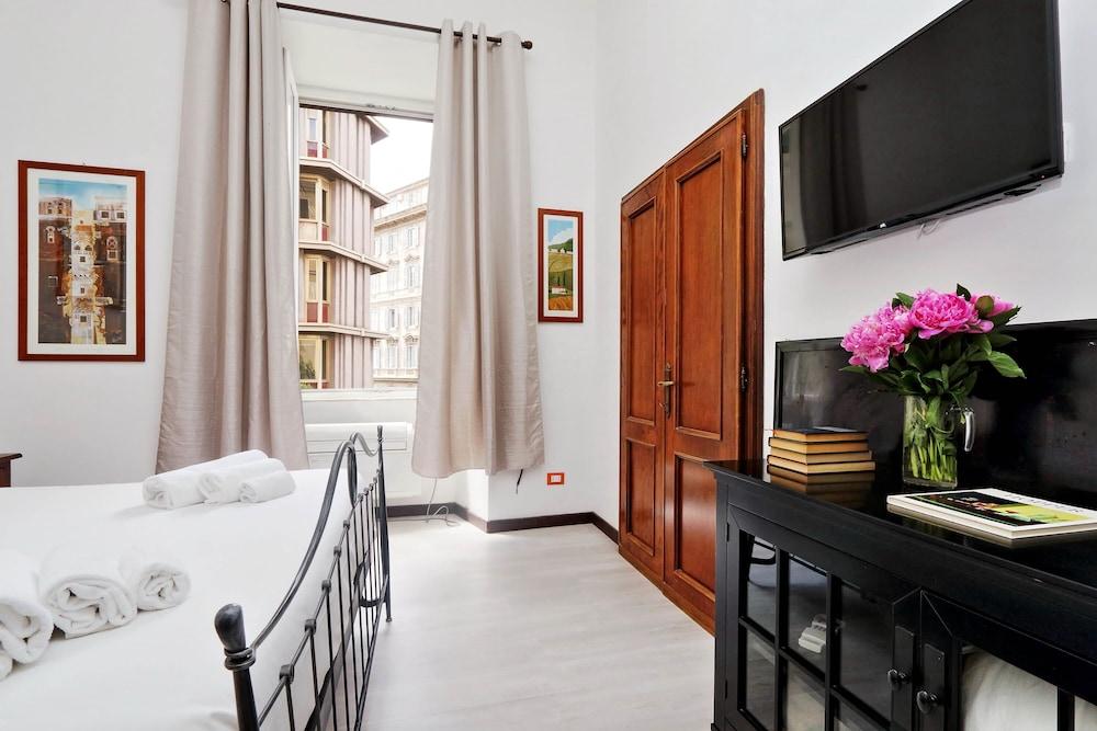 Cavour Square Apartment