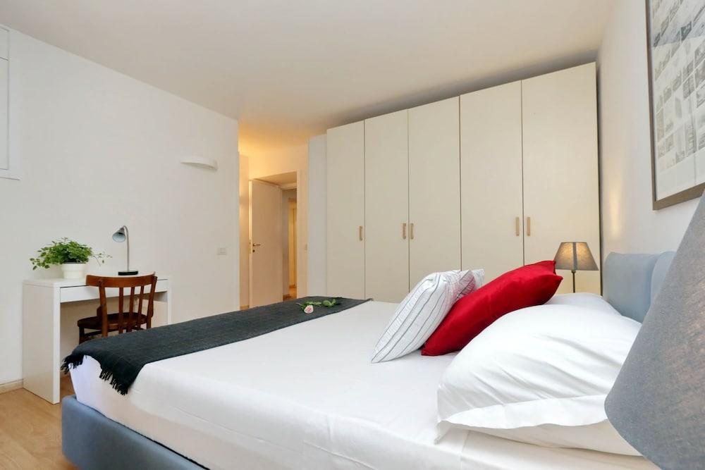 St Peter Mediatrice Apartment