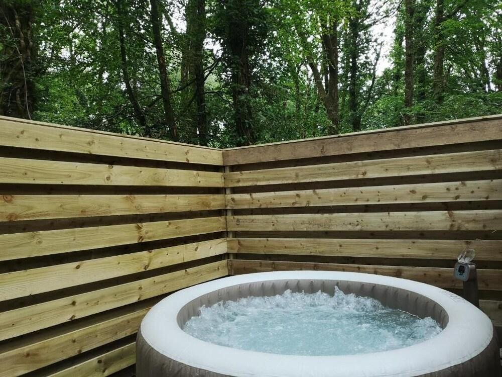 Kaopod Hot Tub