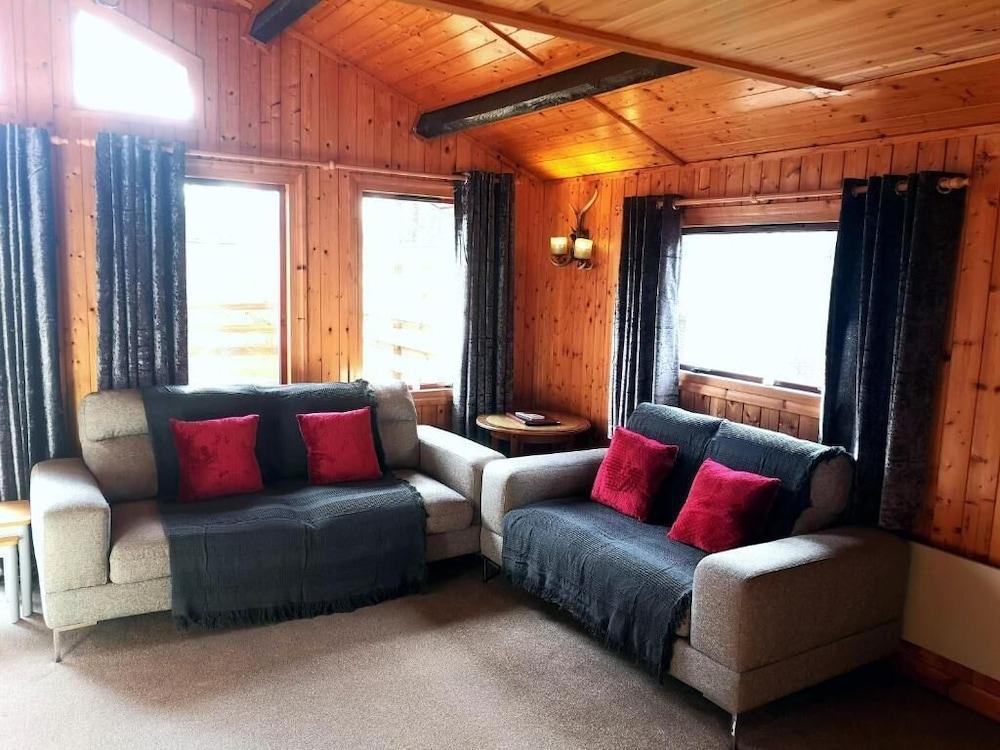 Squirrel Lodge Hot Tub