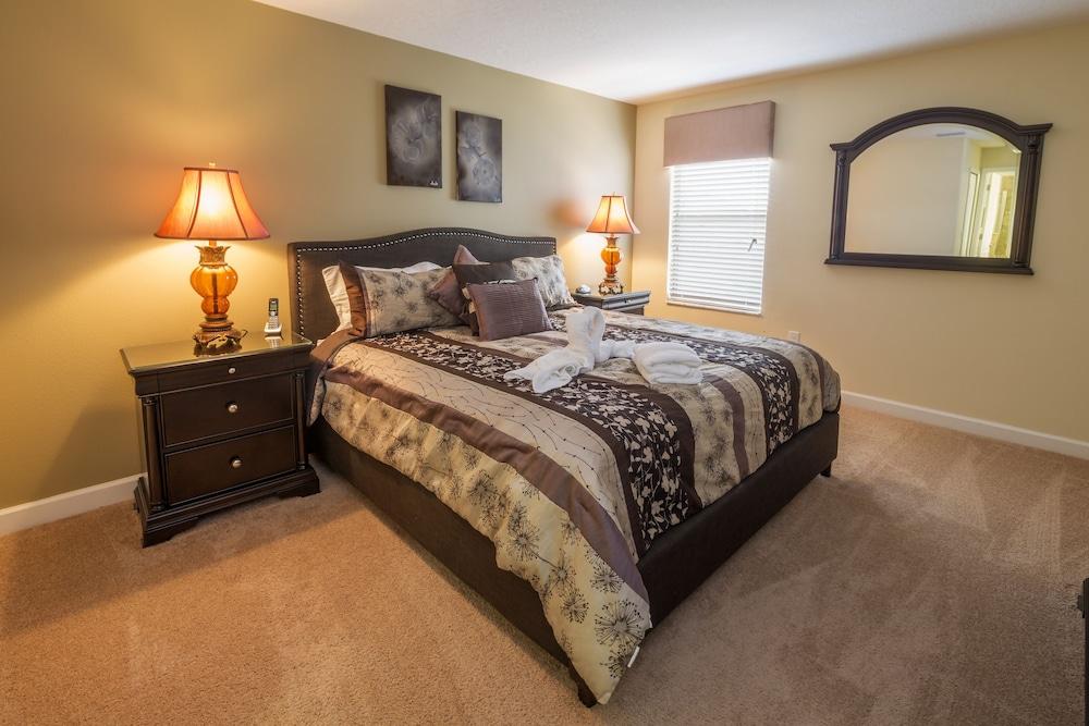 Moon Valley by VillaDirect