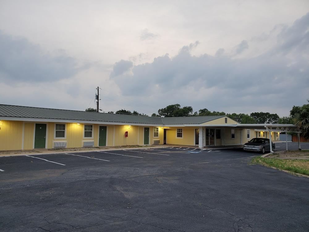 Rodeway Inn Kingsland - Lake LBJ