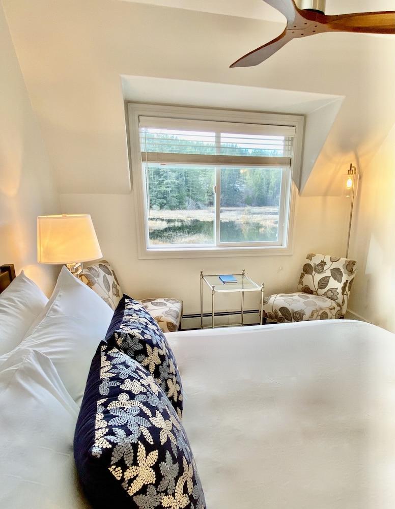 Otters Pond Bed & Breakfast