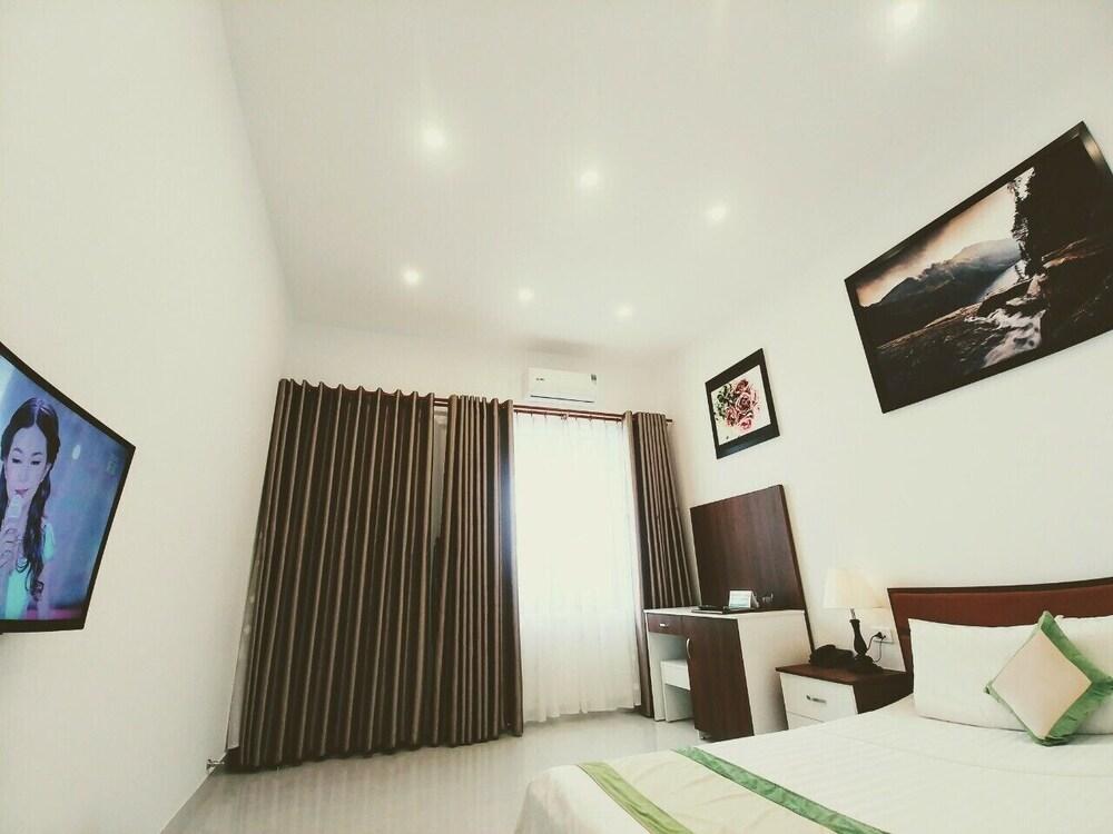 Nhat Quang Hotel