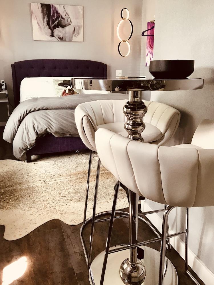 EO Bungalows – Adults Only