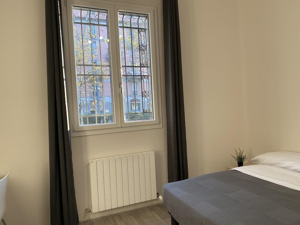 Newtown Hotel - Hostel