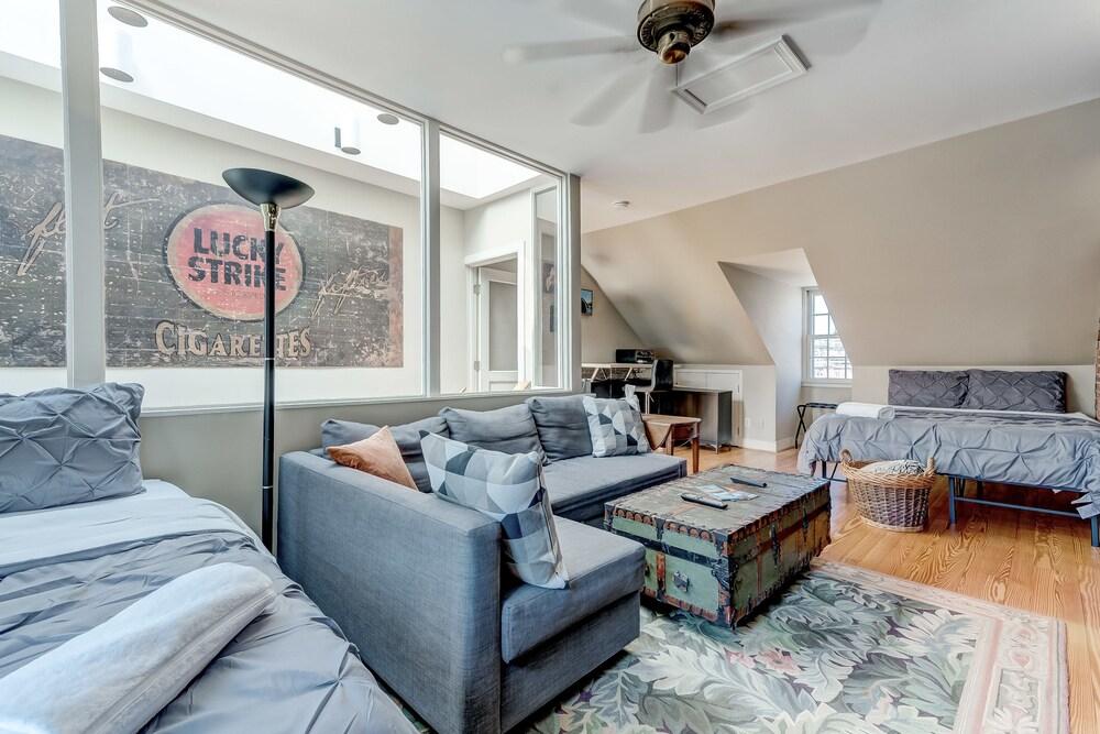 Historic Fells Point Home Steps From Waterfront