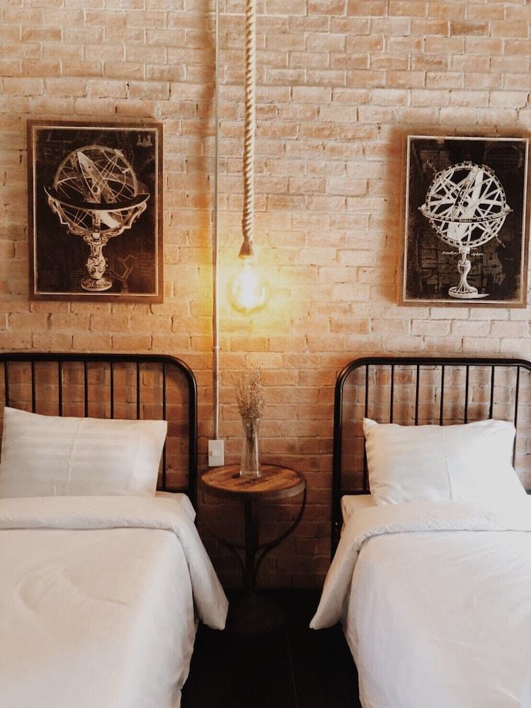 The LOCAL Ari - Hostel